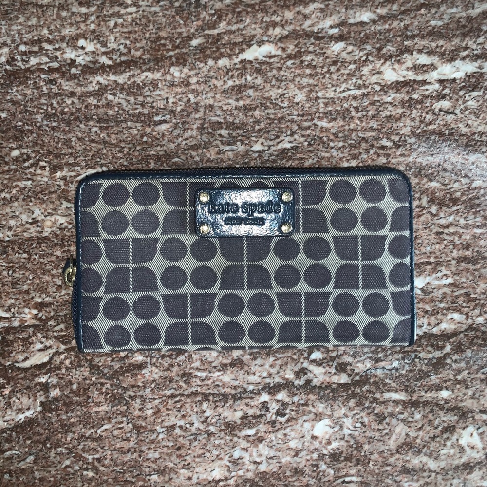 NWOT Kate Spade Wallet with Zipper
